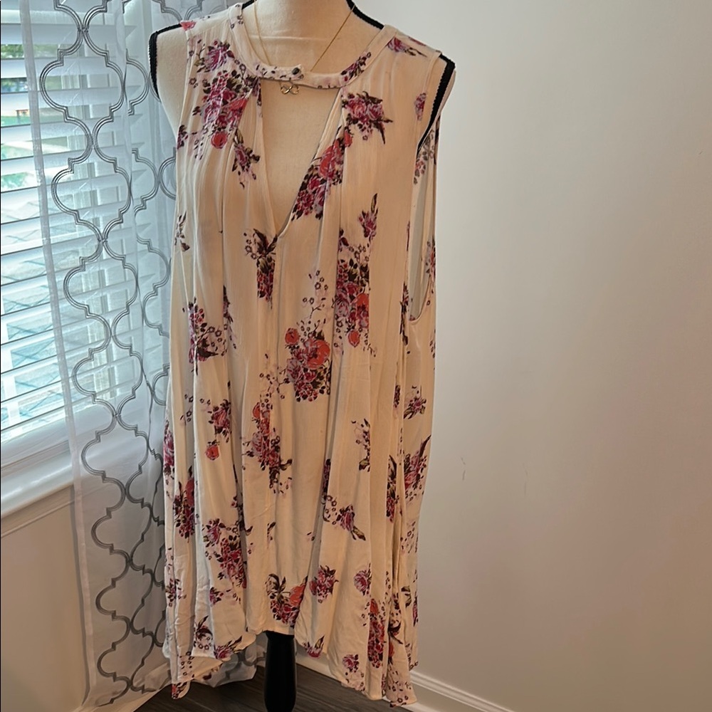 Floral Sleeveless Tunic Top